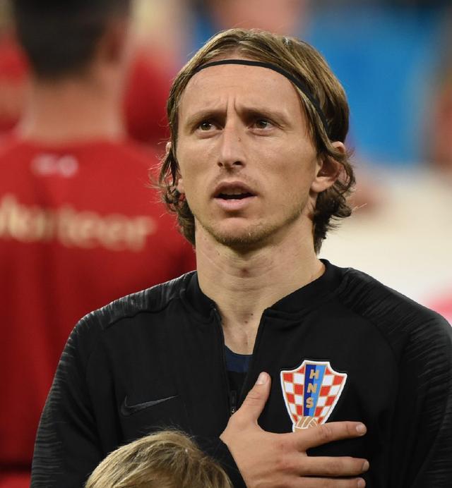 为国征战，感谢有你！国足官方为刚刚退役的尹鸿博送上祝福