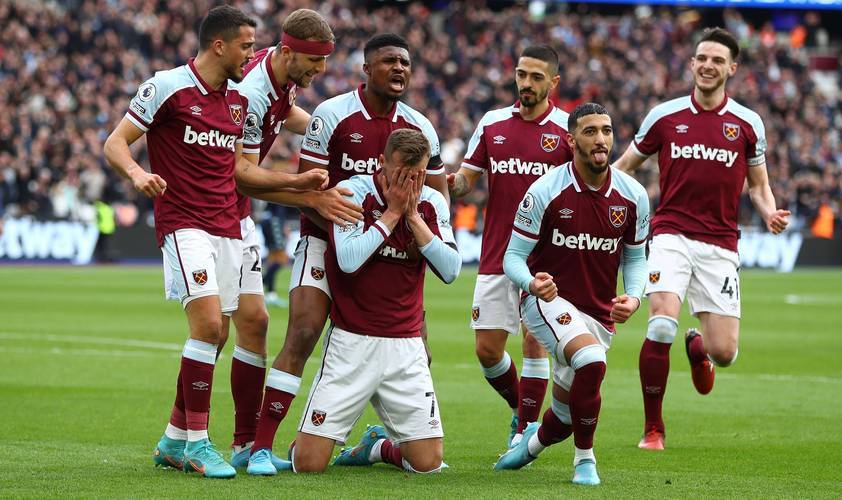 哈特11中8轰21分6板，本赛季首发9场取得8胜1负