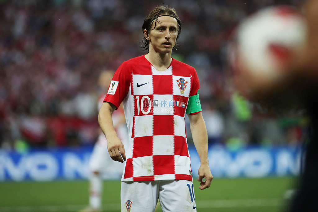 登贝莱传射建功 巴黎圣日耳曼4-0晋级32强