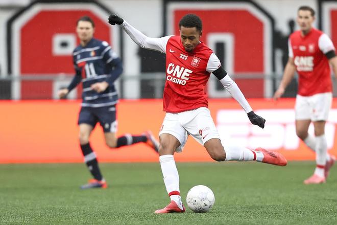 涯收入超4 涯收入超4